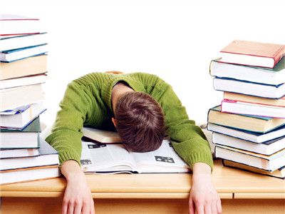 怎样对待成绩差的孩子的作文-关于小学生成绩